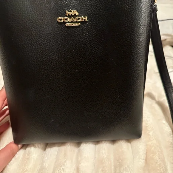 Coach Bucket Bag - Picture 9 of 10